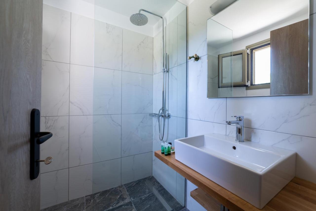 Sky View Suites Kefalonia Vóvikes Eksteriør billede